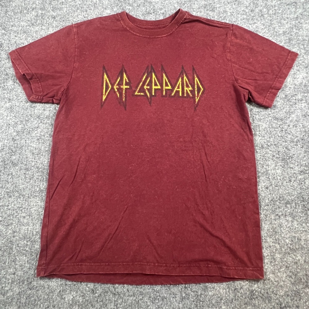 Def Leppard Graphic Band T Shirt Mens M Maroon Cotton Short Sleeve Street Wear